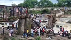 Pune bridge collapse tragedy leaves casualties